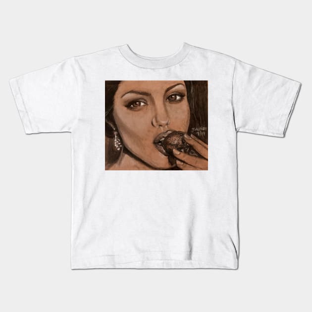 Angelina Jolie eating a strawberry. Kids T-Shirt by JedethDT